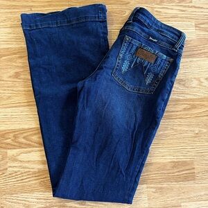 Women’s Wrangler Trousers Jeans- New condition.